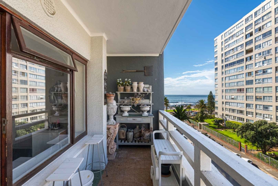 To Let 2 Bedroom Property for Rent in Sea Point Western Cape